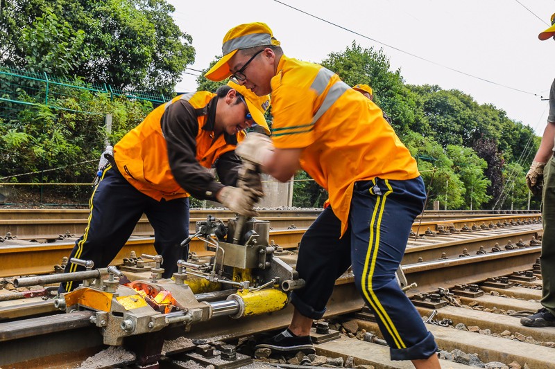 网站图片怎么换