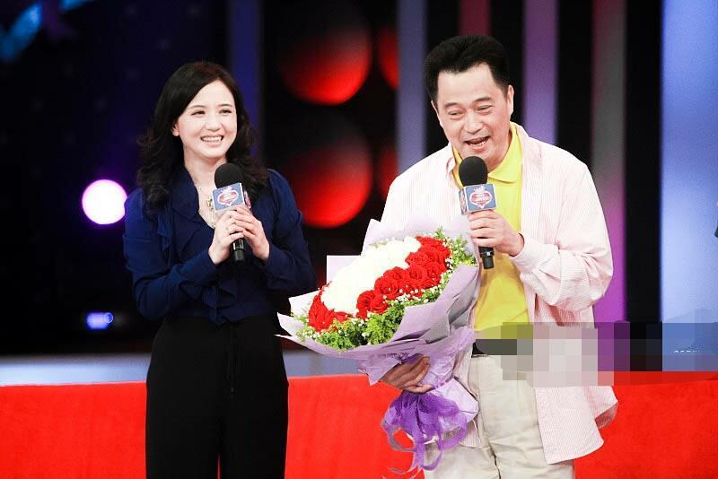 还记得"杨乃武"孙启新吗?年过花甲依然帅气,女儿长得很美