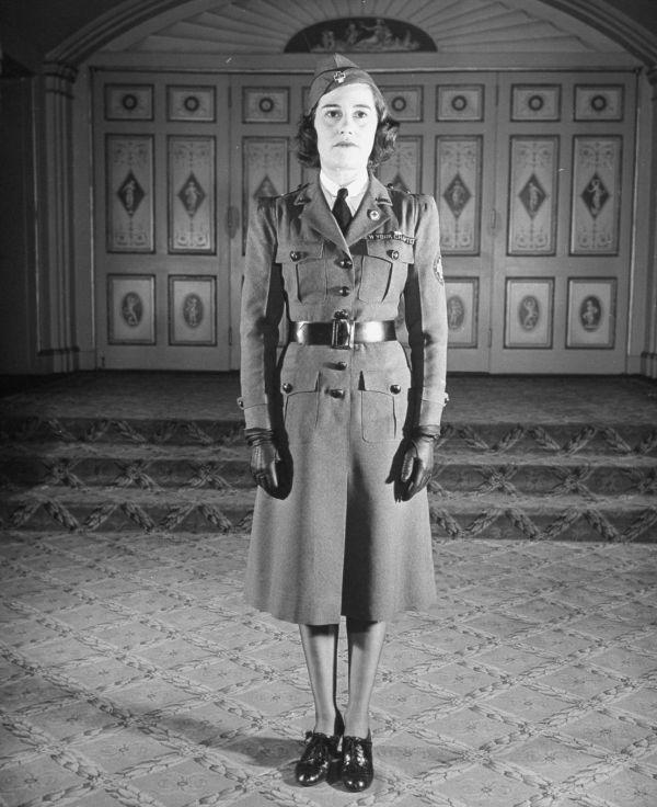 旧影读史·烽火巾帼——二战女性军服