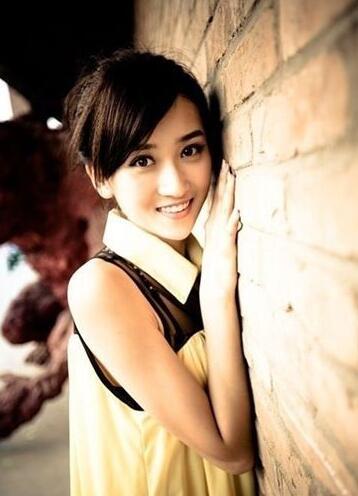 乡村爱情中小李老师扮演者唐娜的糗事,一想起父母就哭鼻子!