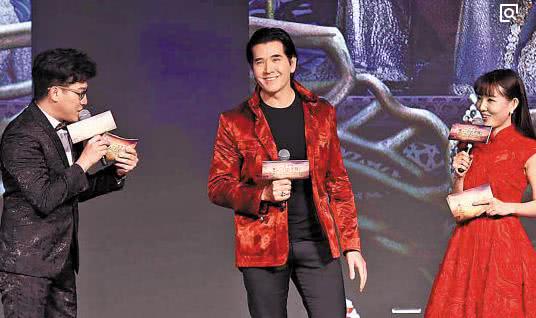 金星给费翔看自己还是男儿身的照片费翔说的一席话令人感动