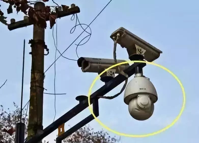 这类摄像头就会抓拍到你的车辆信息,然后你就会收到违章处罚通知.