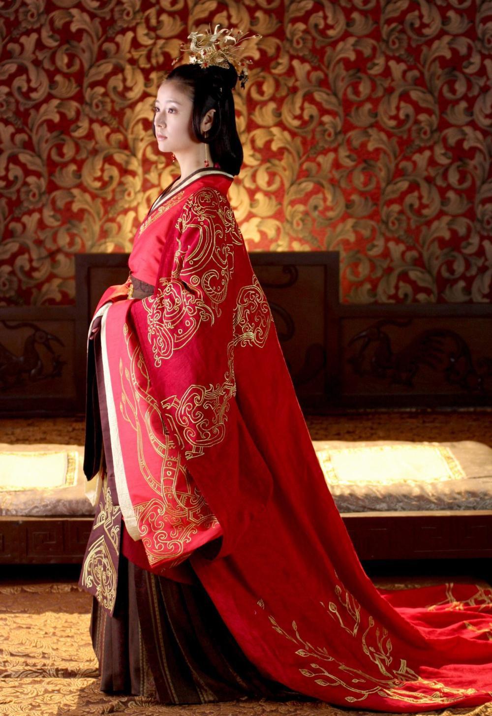 只因太监一时马虎, 写错了一份名单, 宫女因祸得福, 成为传奇皇后