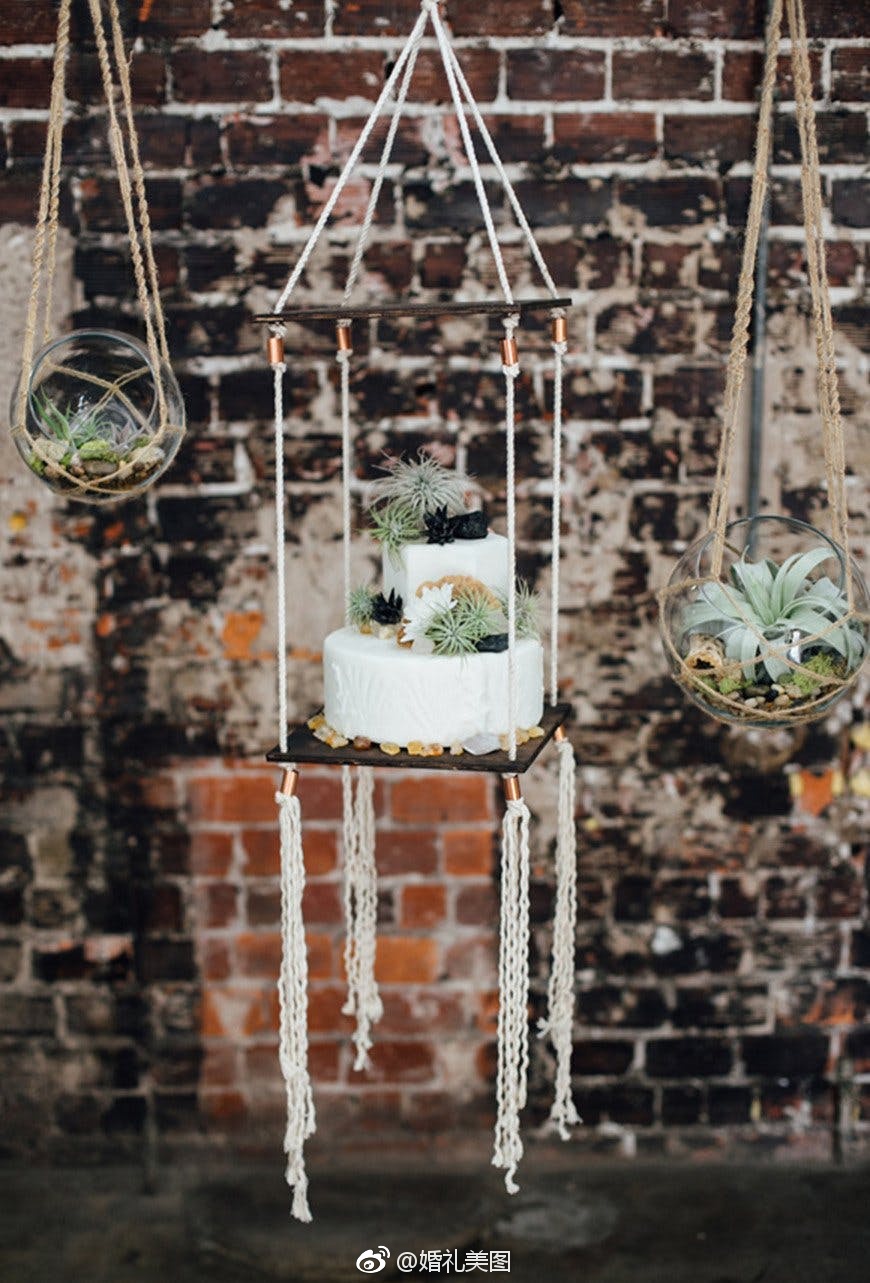 婚礼蛋糕也可以挂起来_新浪看点