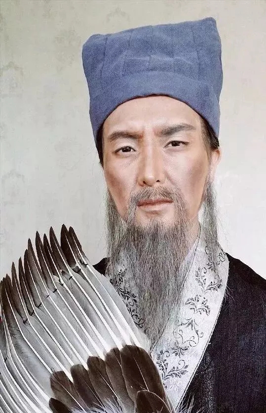 新晋美妆网红的神仙易容术,从迪丽热巴跨界到德国主帅勒夫