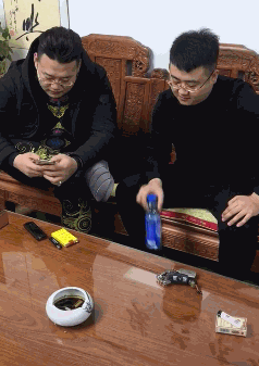 搞笑gif趣图:我连打狗棒都准备好了,这就是你说的恶犬?