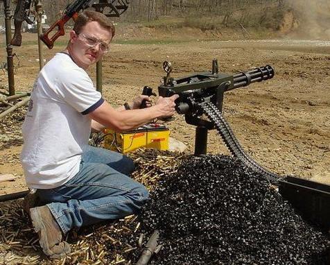 人被加特林扫射什么感觉,一组数据给你答案,场面不忍直视