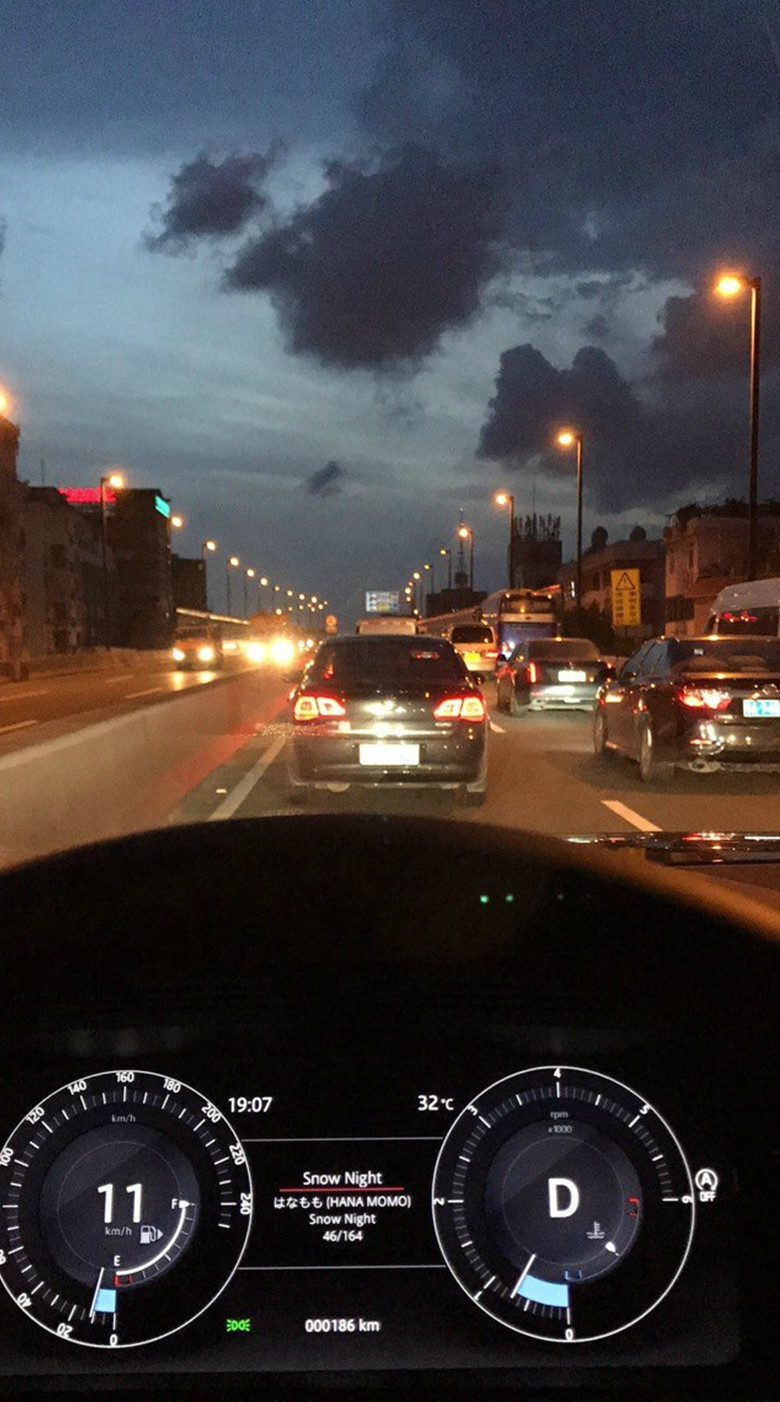 销售还送一瓶酒,回家路上都不敢开的太快-新浪汽车