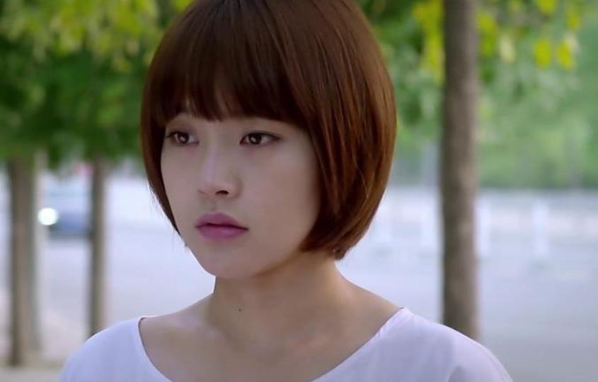 儿子离婚后,前儿媳说怀孕来复婚,我拿出遗物,她脸红离开