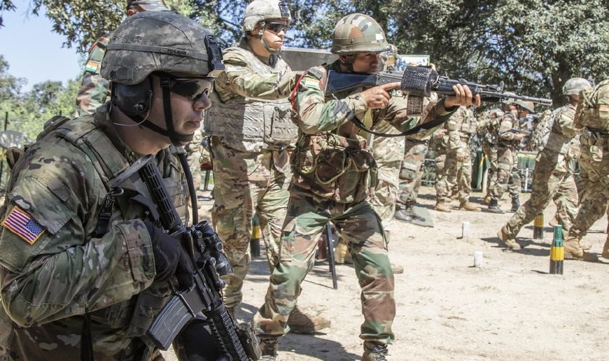 中印边境附近演习美印举行联合军演代号为准备战争