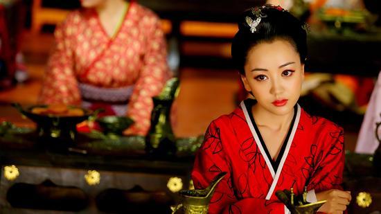 她入宫不受宠幸凭借养子当上皇后死后与先帝合葬一处