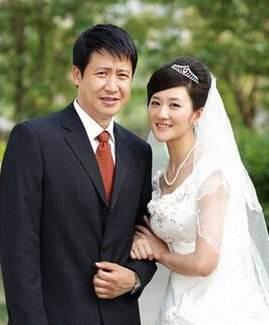 侯玉婷现任老公照片图片