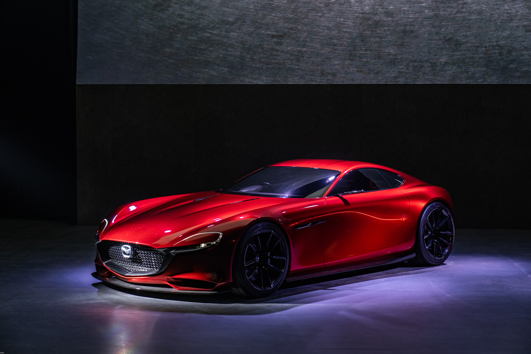 马自达魂动概念车国内首秀,转子发动机复活!美的就像艺术品!