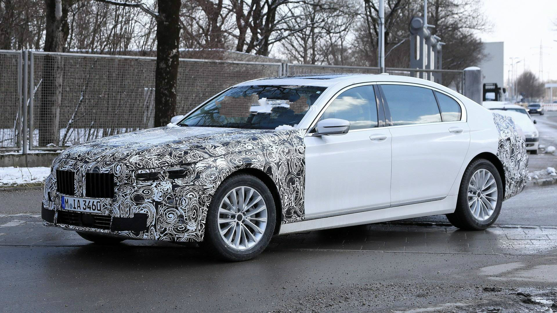 伪装藏不住一颗年轻的心,宝马7系谍照下掩藏的细节