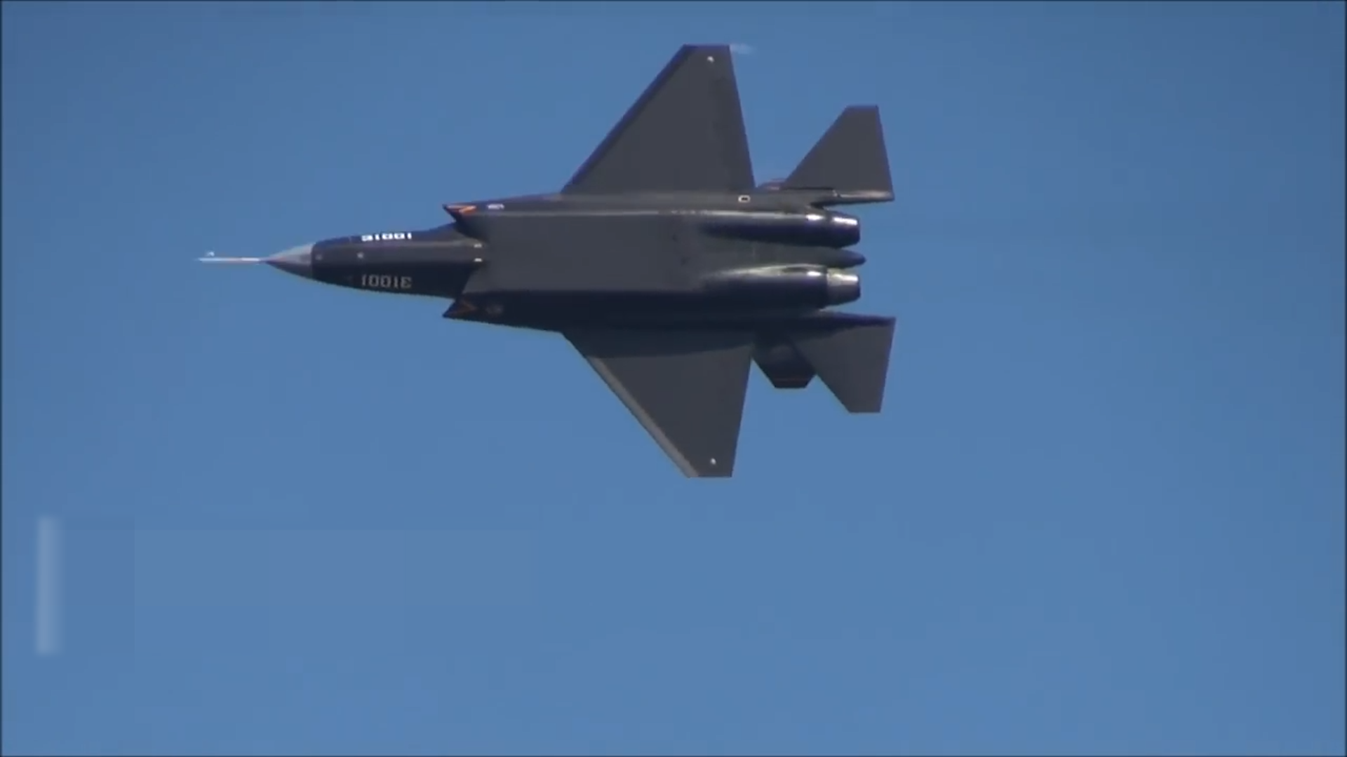 歼20上舰能否形成攻击力,美专家坦言:中国可形成12架一波次攻击