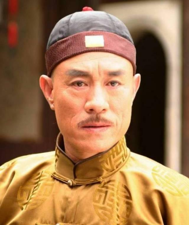 年羹尧晚上听到一阵杂音,走出营帐查看,第二天全军将士纷纷流泪