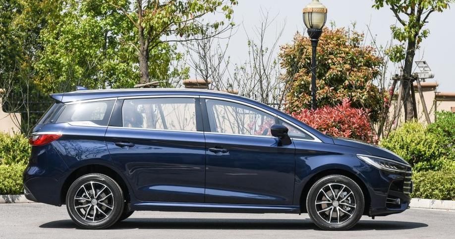 国产高端大空间mpv只要7万月销过万, 你还会买18万的大众途安吗