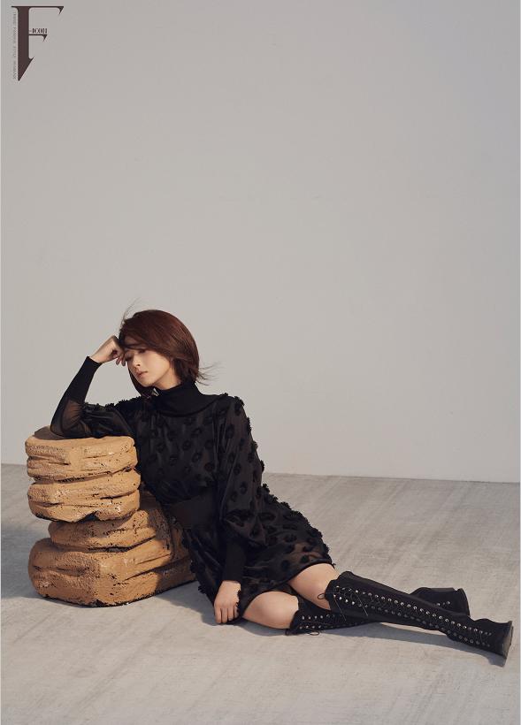 蒋欣胖成"大婶"认不出,臂膀宽厚朝中胖界发展,发型成最大败笔