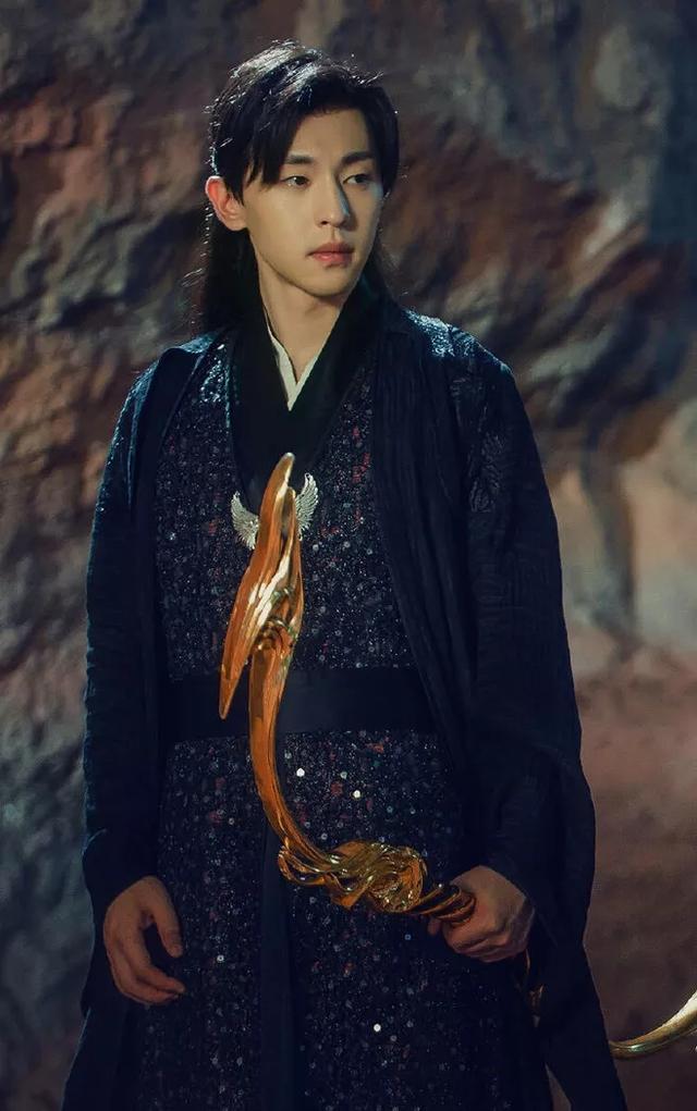 《香蜜沉沉烬如霜》旭凤10个造型,两个新郎装,你觉得哪套最好