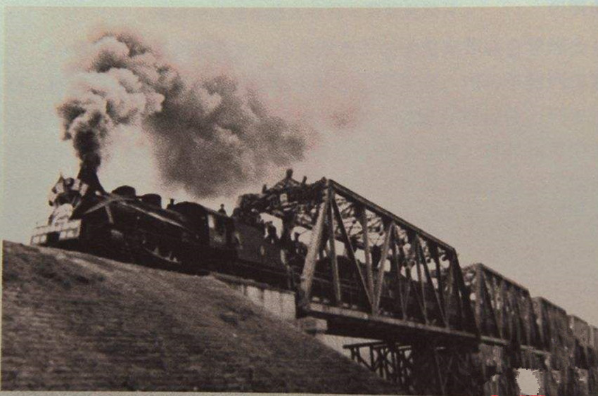 的出现,最初也是为了修建这条铁路,按最初计划,卢汉铁路途径河南时,要