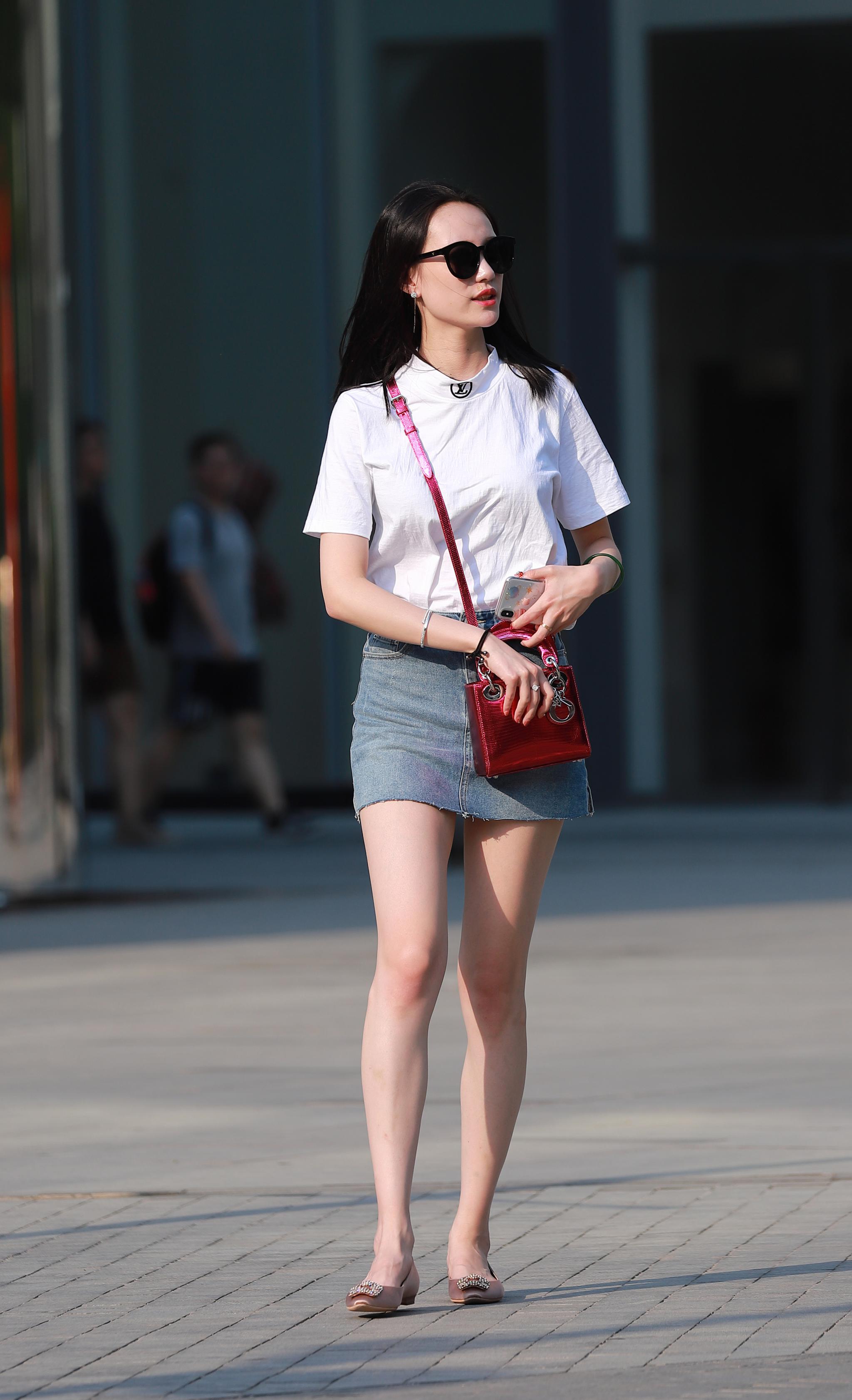 街拍姑娘们玩转夏日穿搭时尚就该这样演绎