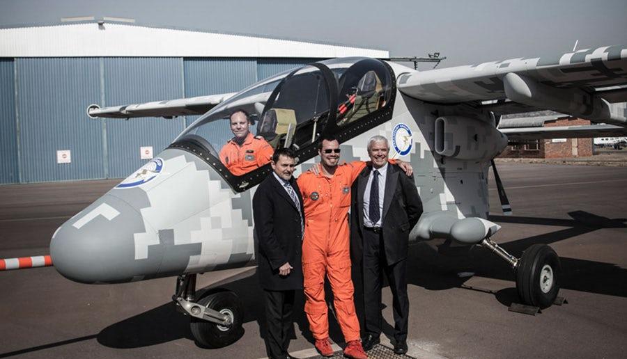 这国研制的首款固定翼战机, 摸样奇怪比武直小, 功能倒是很齐全