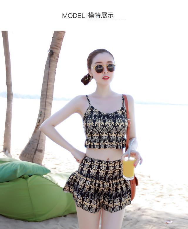 网红穿比基尼泳衣套装,大秀苗条好身材