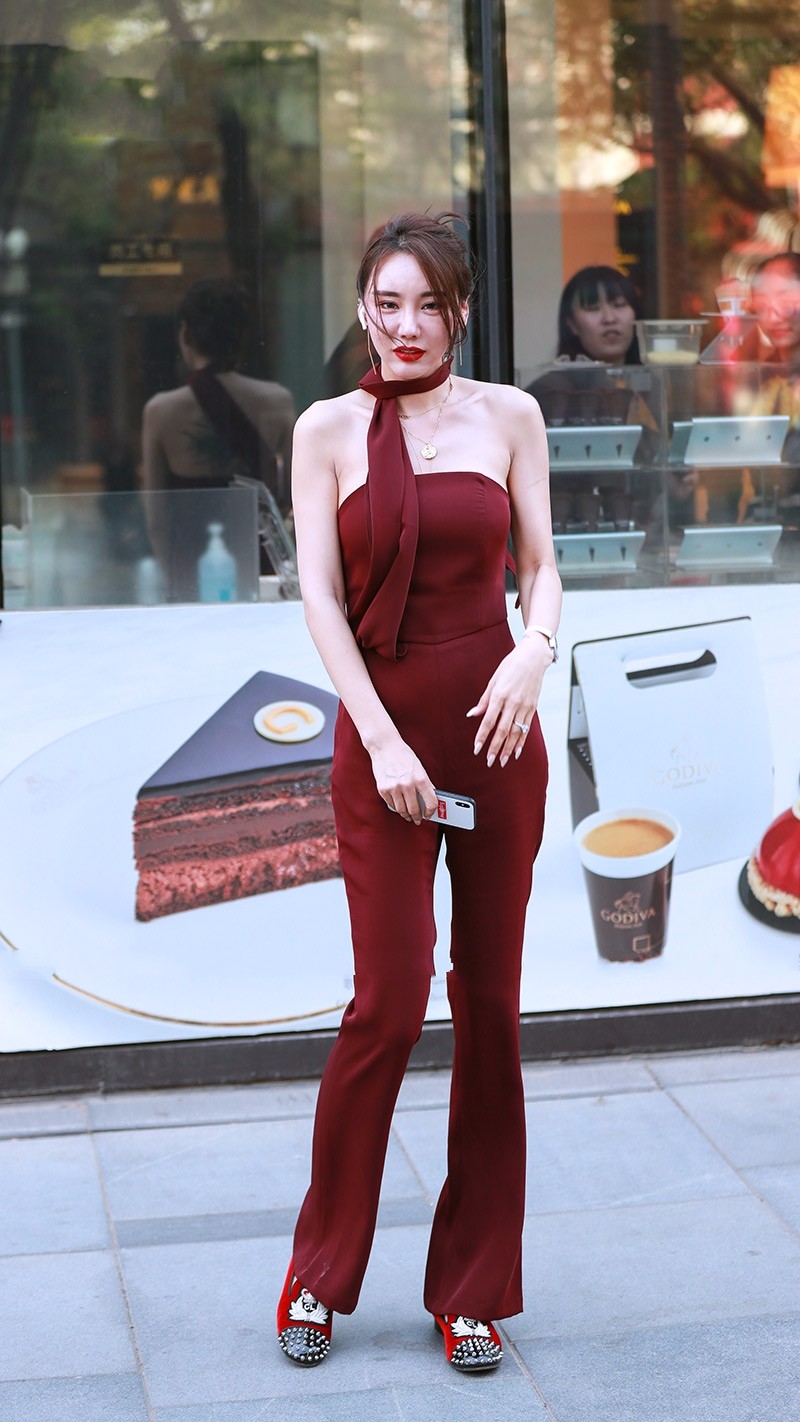 街拍腰是女人最性感的地方有腰的女人更美