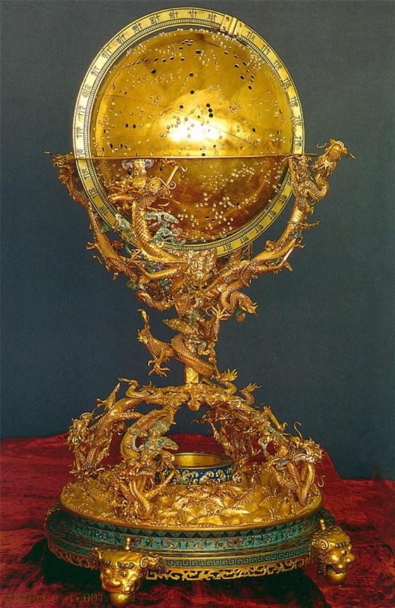 纯金打造九龙环绕金嵌珍珠天球仪世间绝无仅有的艺术珍品
