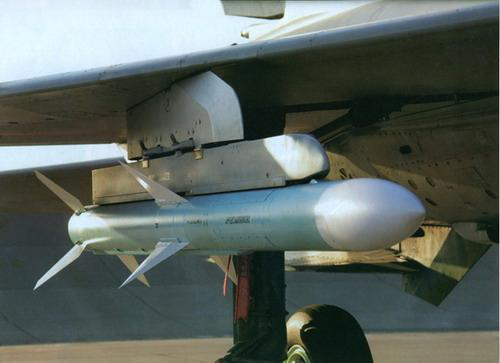 中国进口的苏-30mk战斗机主要空战武器是俄制r-77"蝰蛇"中距空空导弹