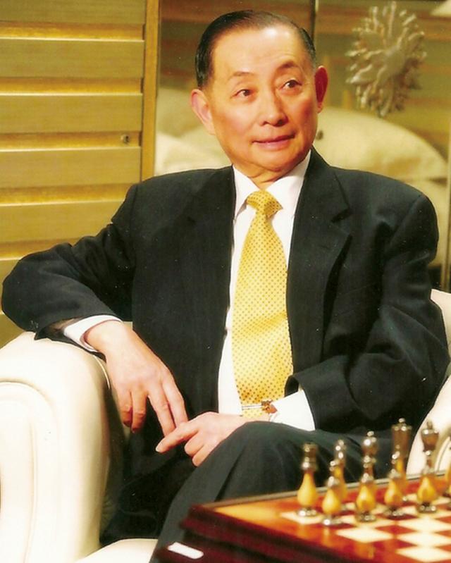 此人一生都为国人表演,日本人让他出演被当场拒绝,儿子也很厉害