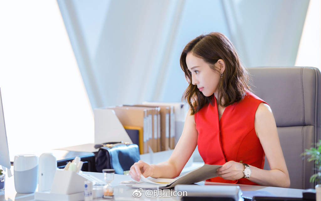 红装也是如此的美三大女神为你诠释最美中国红