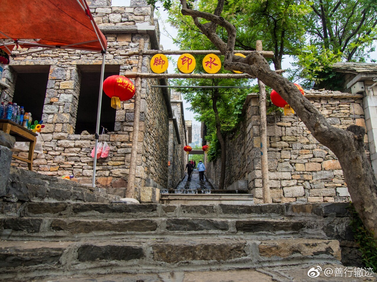 翼云石头部落,位于枣庄山亭区兴隆庄村,电视剧《南下》拍摄地之一