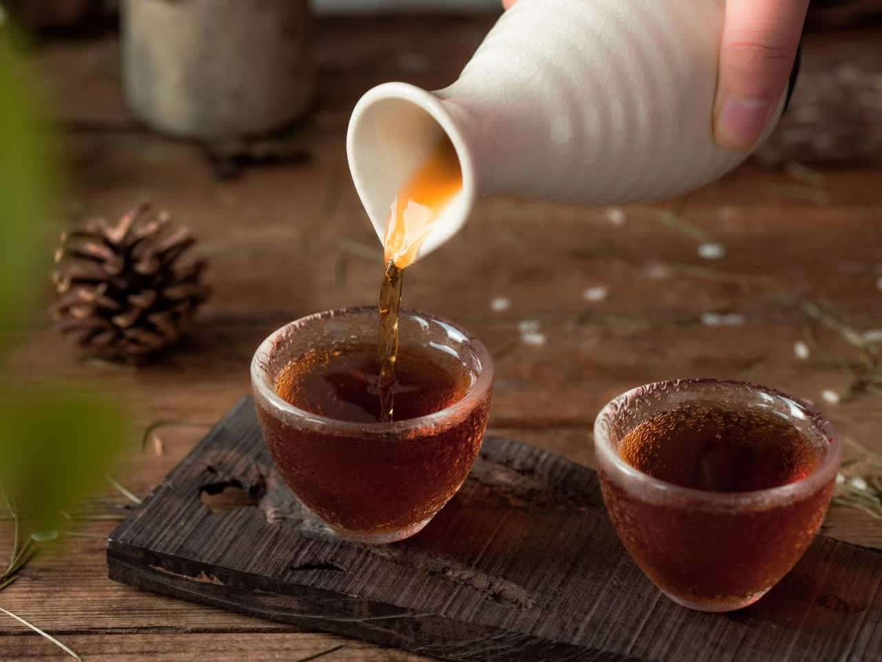 一篇文章看明白你对黄酒的误解有多深—唐三镜胡星杰