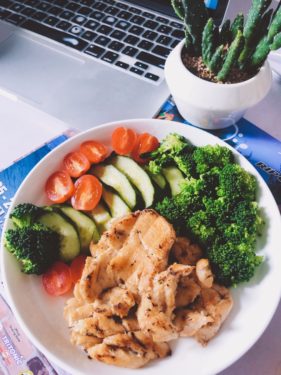 分享一下我的健身餐,一般情况下是一盘两吃,也就是健身前后_新浪看点