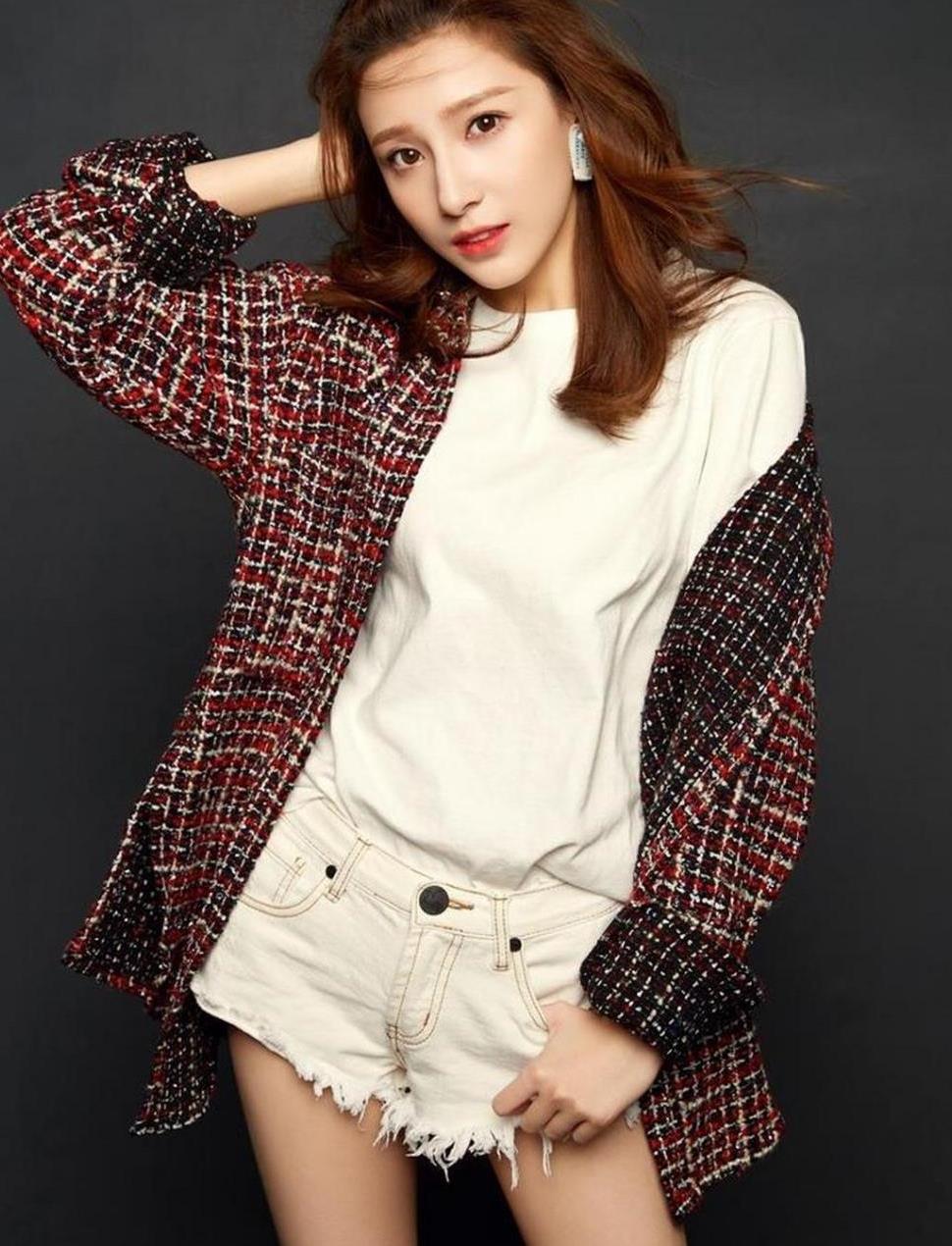 世界杯让央视美女主持马凡舒火了, 这颜值堪称央视第一了