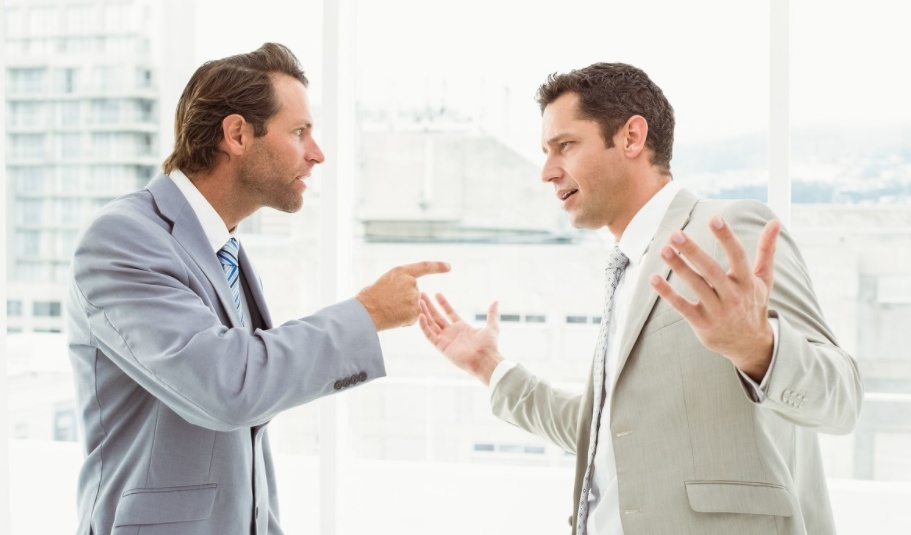 真正聪明的人从来不去刻意讨好领导这3点原因太现实很厚黑