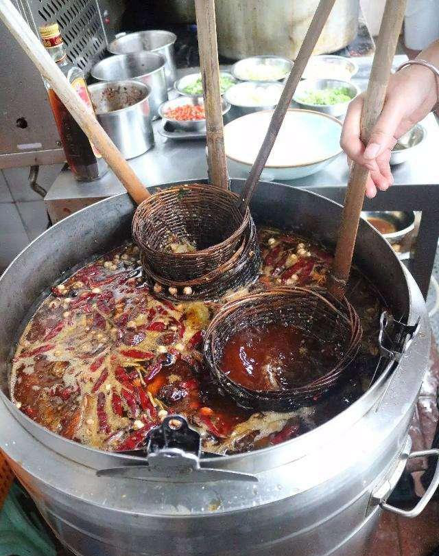 58岁专业大厨传授,四川"顶级"红卤水制造秘方,学会就可开店