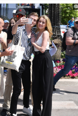 amberheard戛纳外出简单的黑白配人美穿啥都好看