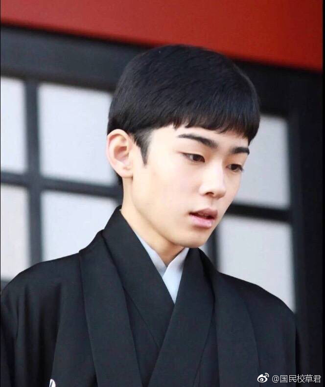 漫画里走出来的佛系美少年藤间斋别人家的12岁