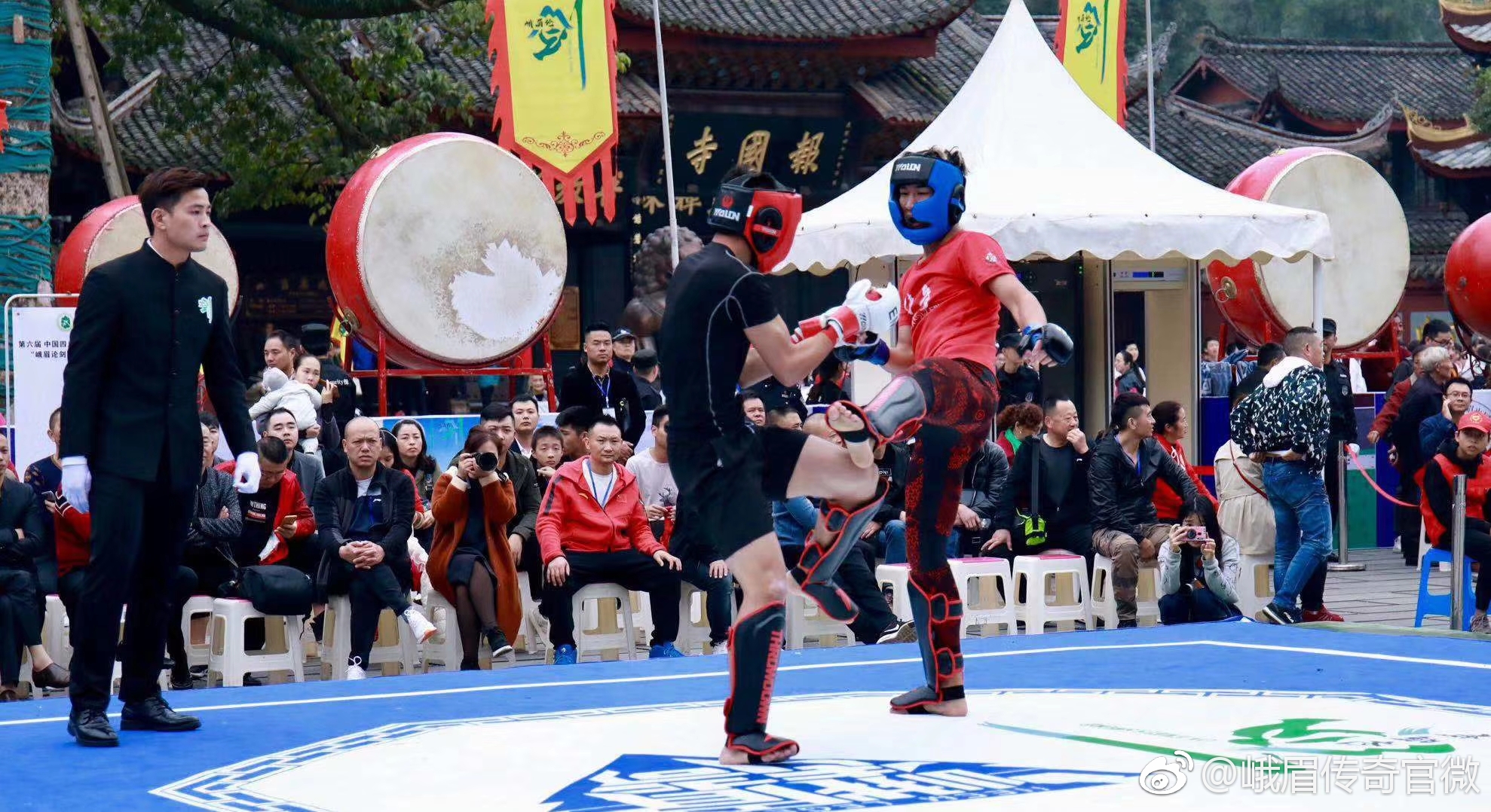 峨眉论剑传统武术擂台赛进行中,31号下午会为大家直播决赛部分。