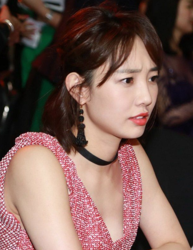 白百何近照流出,精致妆容气色不错,网友:老总眼神信息量太大