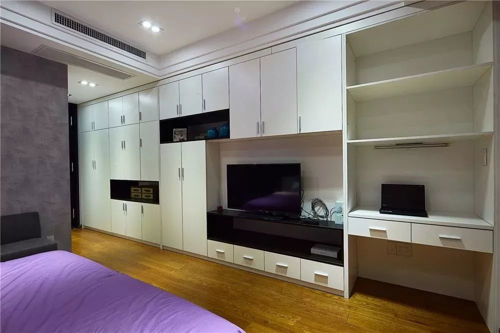 衣柜带电视柜,这设计实用,也挺美!