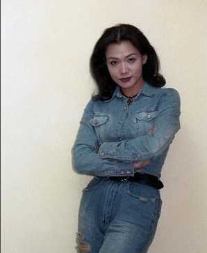 从康宁护专毕业后,孟庭丽做起了护士,同时还凭着自己姣好的身材和清秀