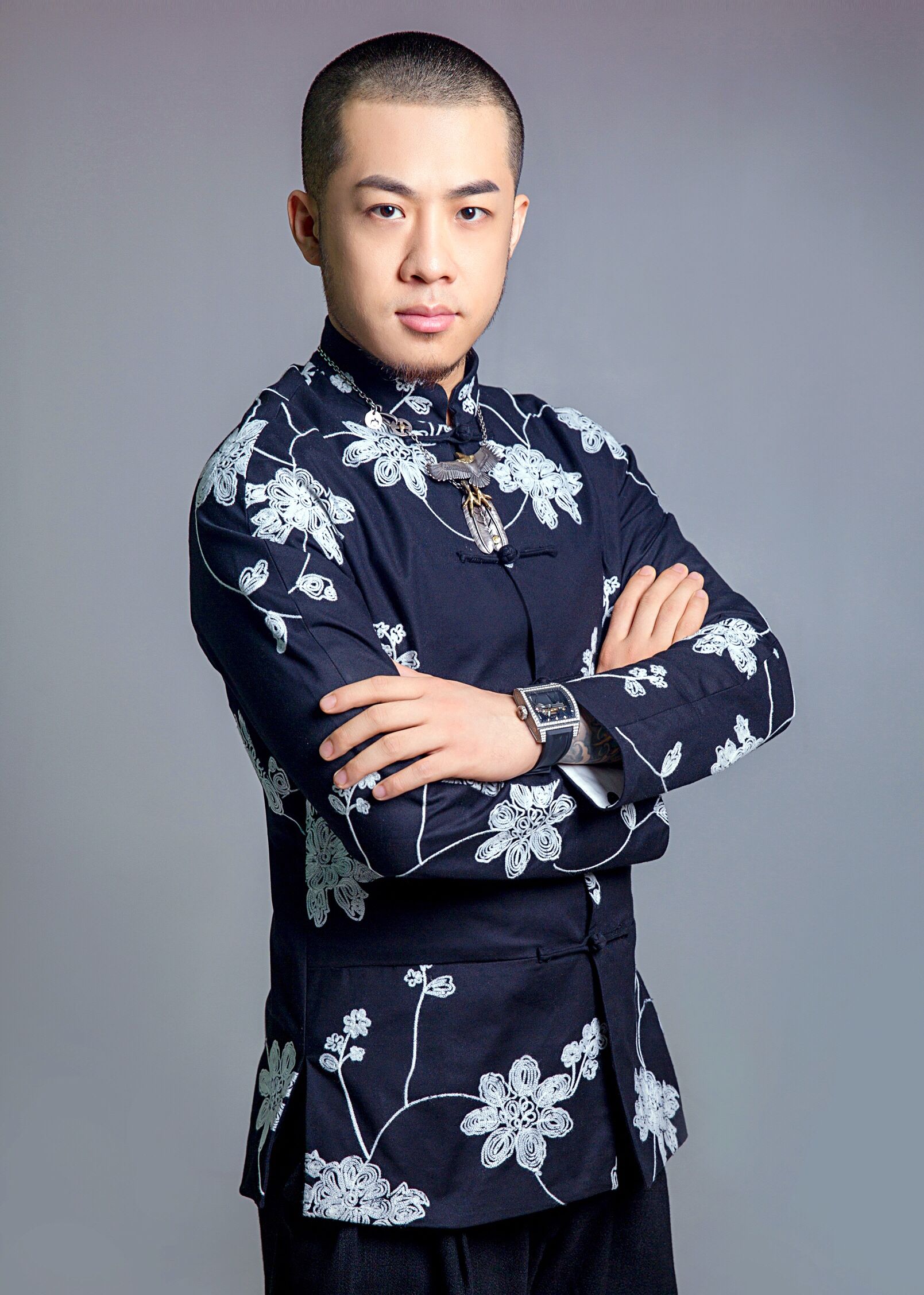"明星"大壮参加《好声音》惨遭导师漠视,无奈只能靠解说博关注