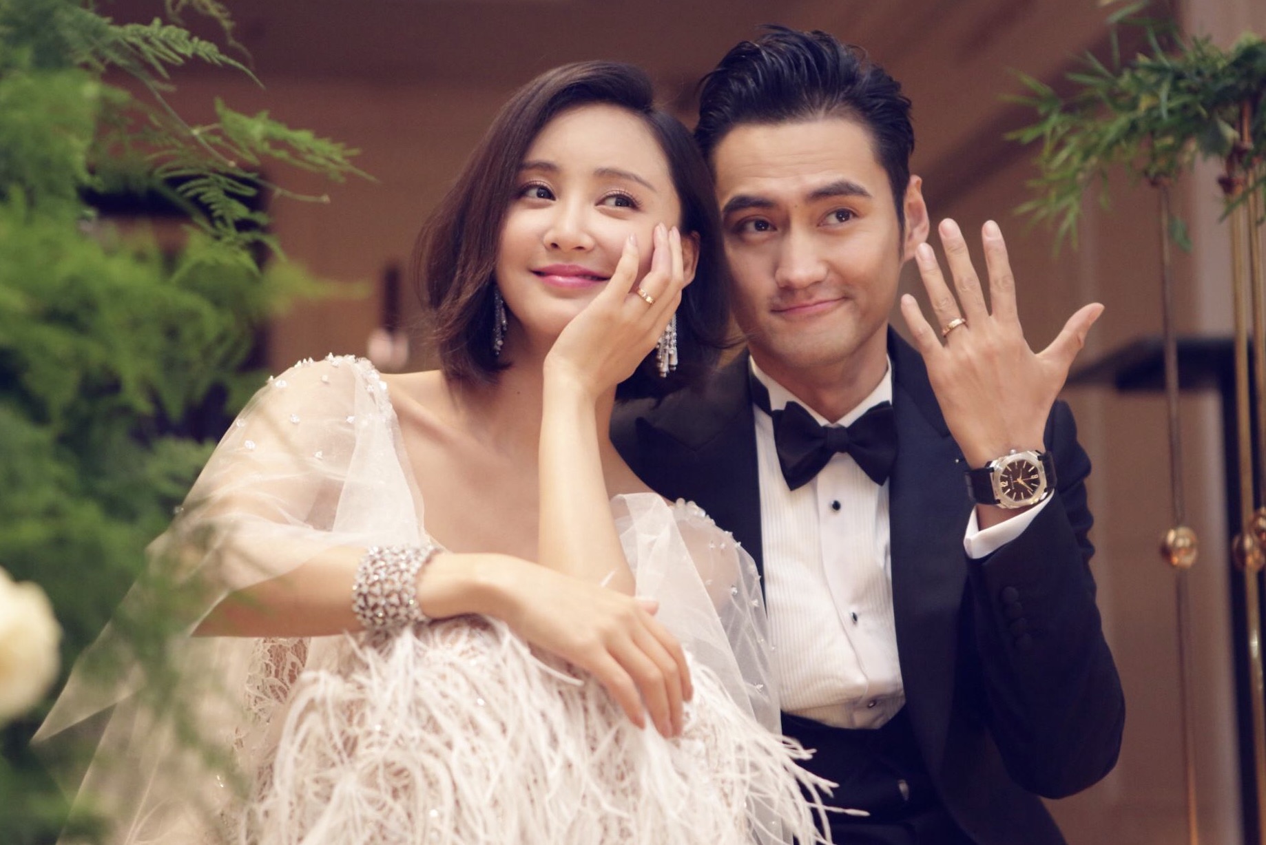 张歆艺,如今已经和袁弘结为夫妇,两人时不时在微博上撒狗粮,晒合照,互