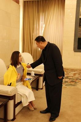 嫁名导不生娃整容,57岁终被老公抛弃娶新欢|尤小刚|邬倩倩|石小群