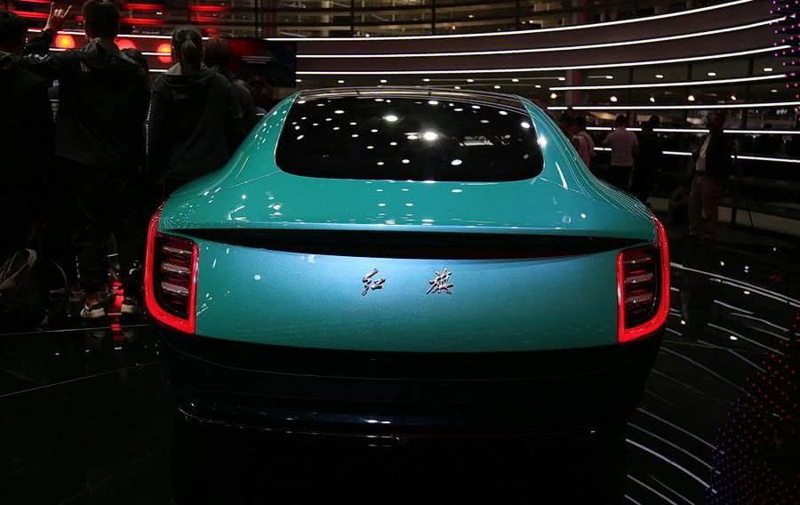 红旗最漂亮的轿跑gt,换装简约式logo,气场不输劳斯莱斯!