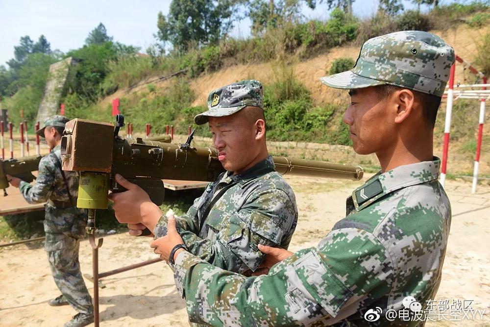 73军某旅防空营便导连红缨6据筒训练和目标识别训练