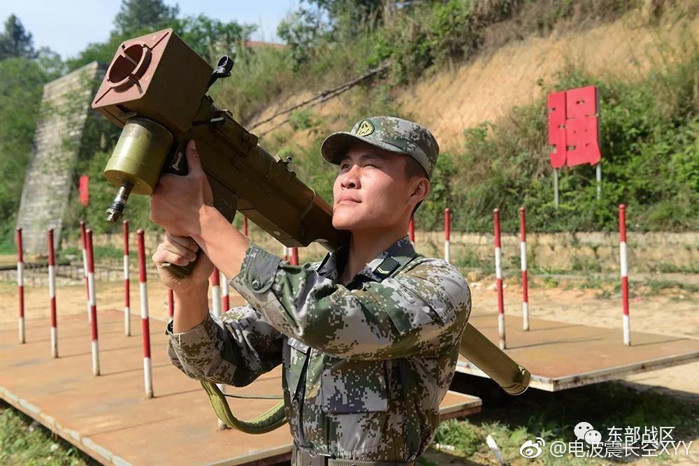 73军某旅防空营便导连红缨6据筒训练和目标识别训练